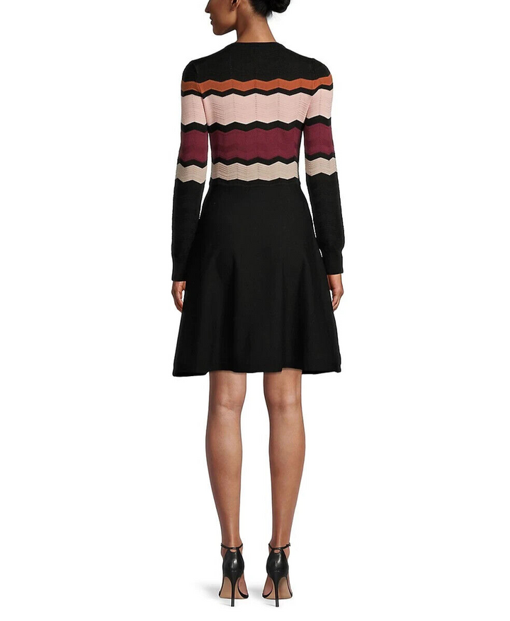 Vestido entallado y acampanado de punto con raya chevron de Vince Camuto $138 Talla XS # 14B 1127 NUEVO