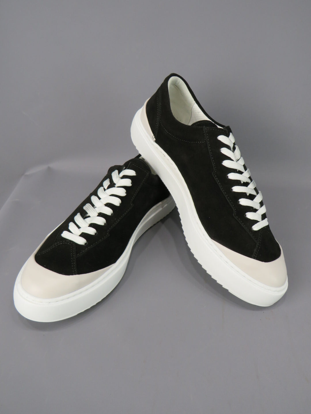The Rad Black Kids Men's Lobela Skate Low Top Sneakers MSRP $175