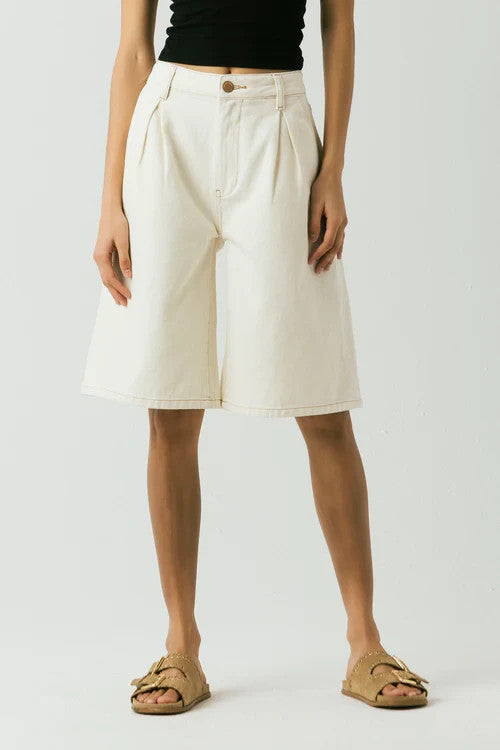 BLANKNYC Longline Pleated Denim Shorts in Cake Topper MSRP $98