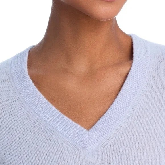 C by Bloomingdale's Cashmere V Neck Cashmere Sweater MSRP $178