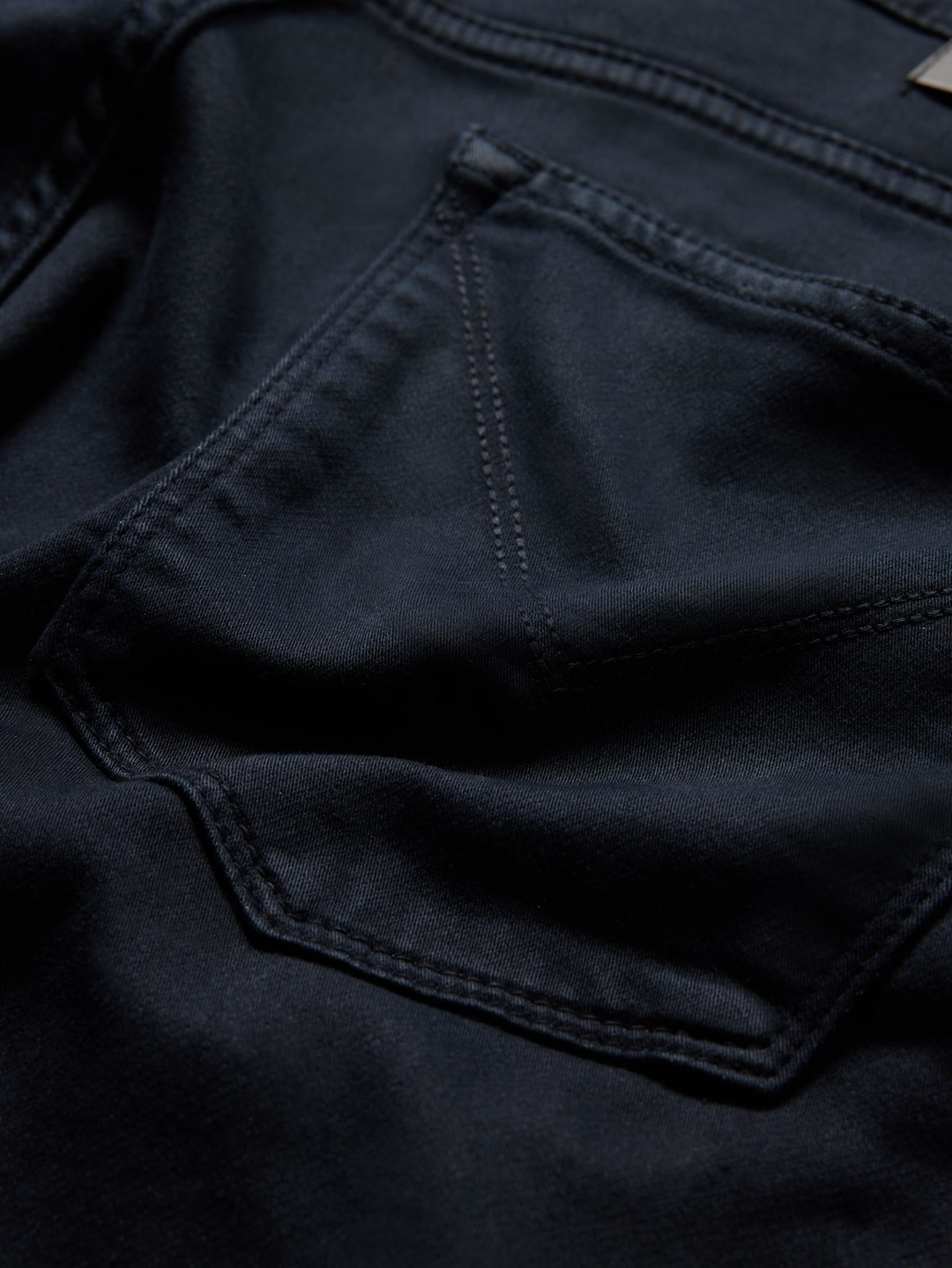 John Varvatos J701 Black Weft Jeans MSRP $248