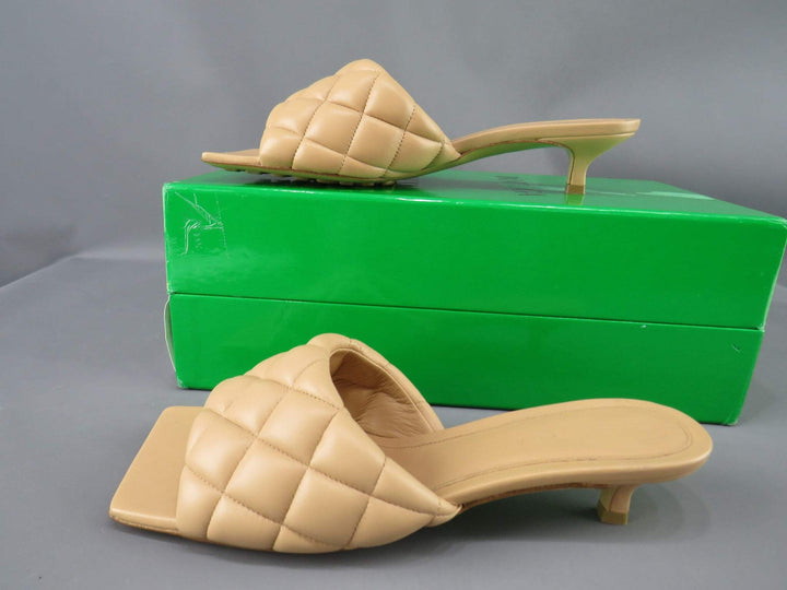 Bottega Veneta Women's Padded Quilted Slip On Sandals M2 356