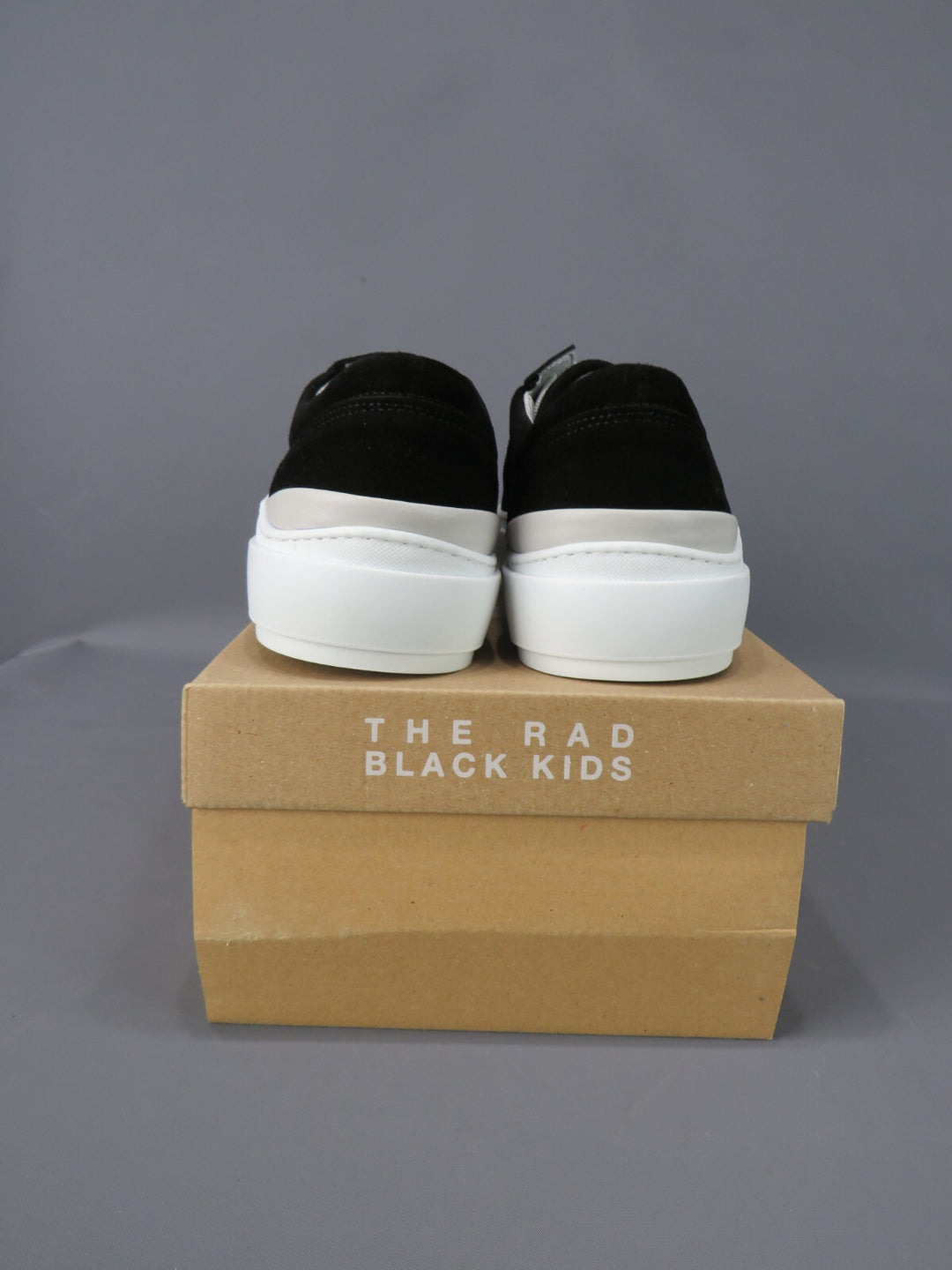 The Rad Black Kids Men's Lobela Skate Low Top Sneakers MSRP $175