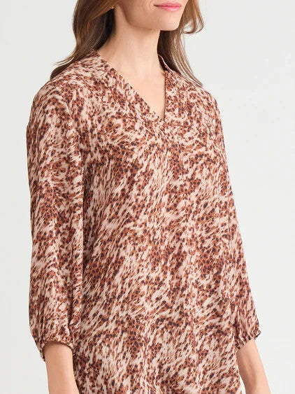 Jones Printed V-Neck Pleated Kelly Blouse MSRP $69.50