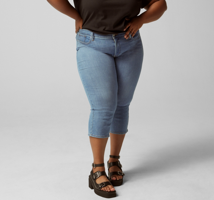 Levi's Trendy Plus Size 311 Shaping Skinny Capri Jeans MSRP $59