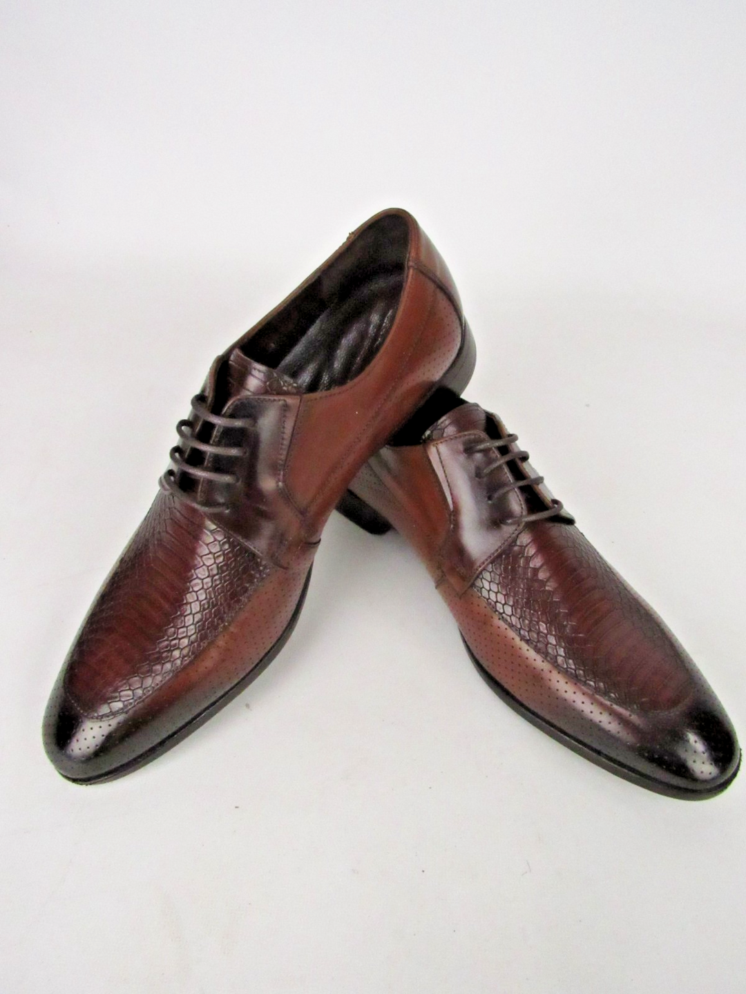 Premium Perforated Calf Leather Men’s Derby Shoes – Handcrafted Size EU 41