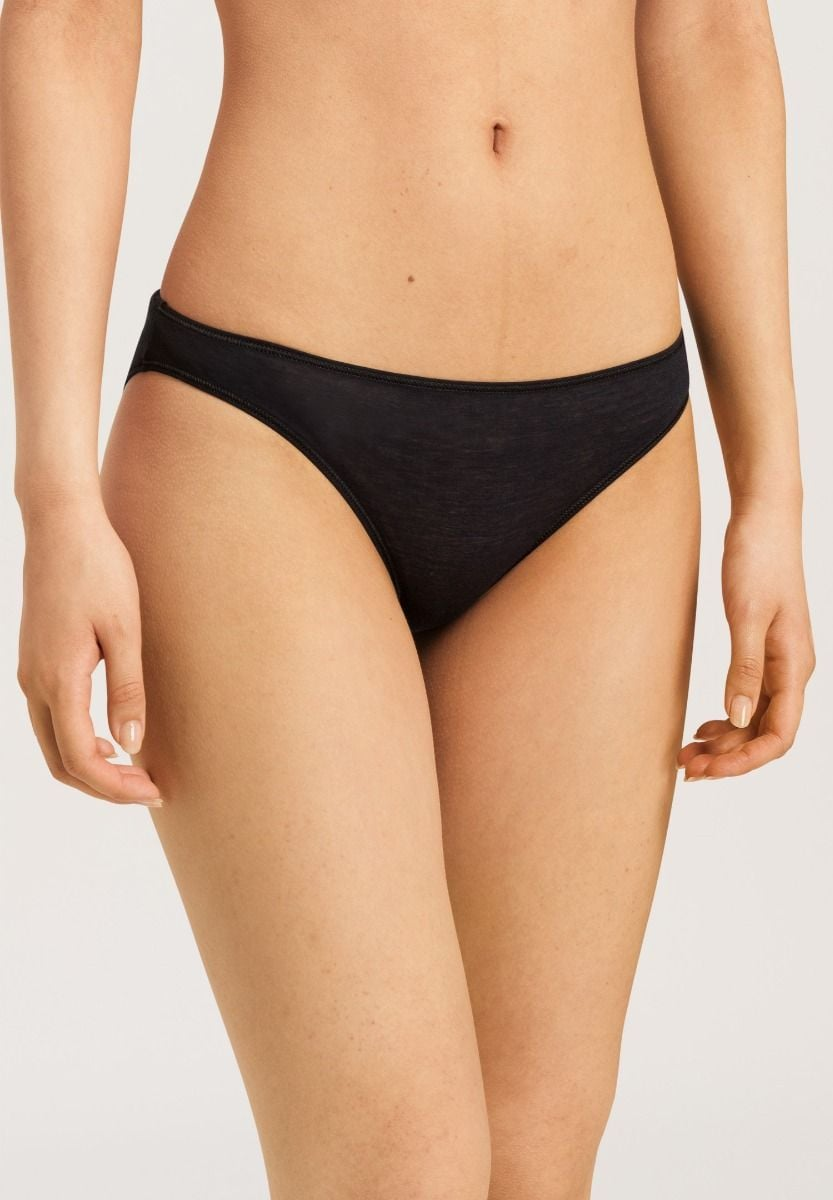 Hanro Women's Ultralight Bikini Panty in Black MSRP $30