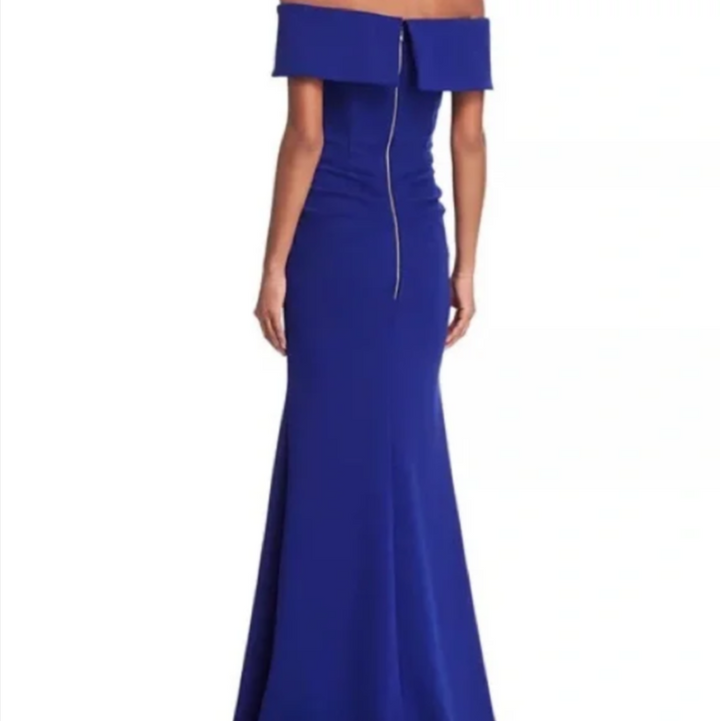 AQUA Off-the-Shoulder Scuba Crepe Gown MSRP $249