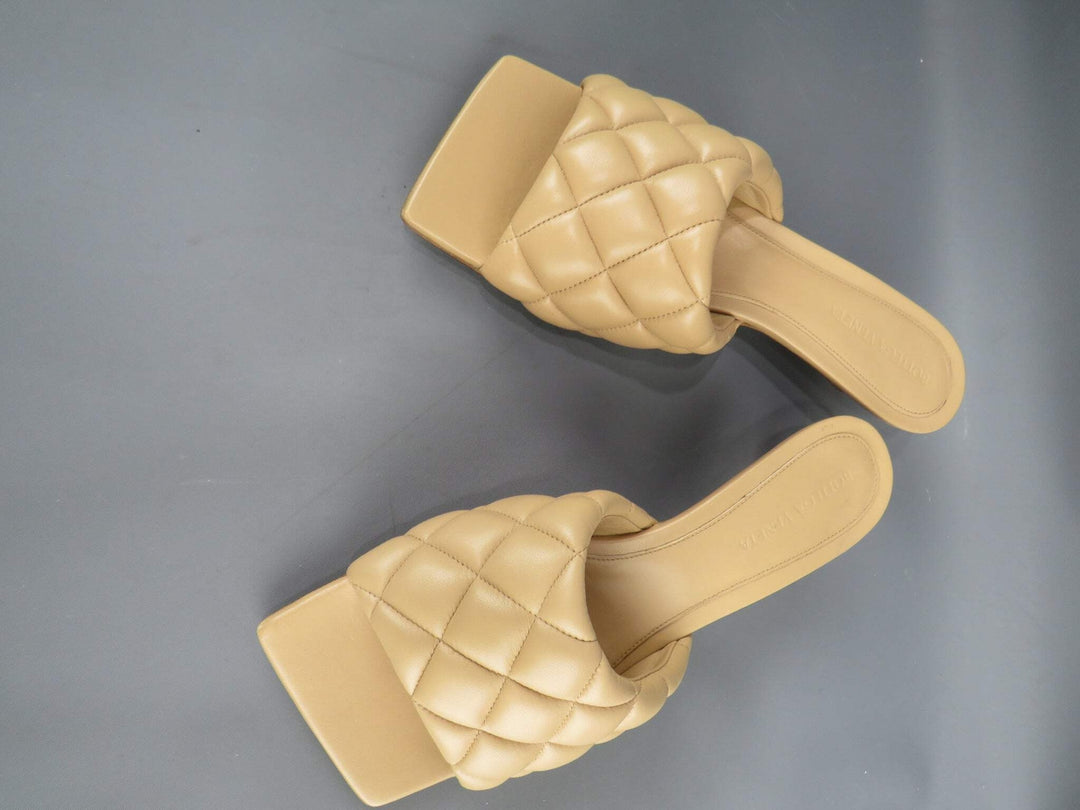 Bottega Veneta Women's Padded Quilted Slip On Sandals M2 356