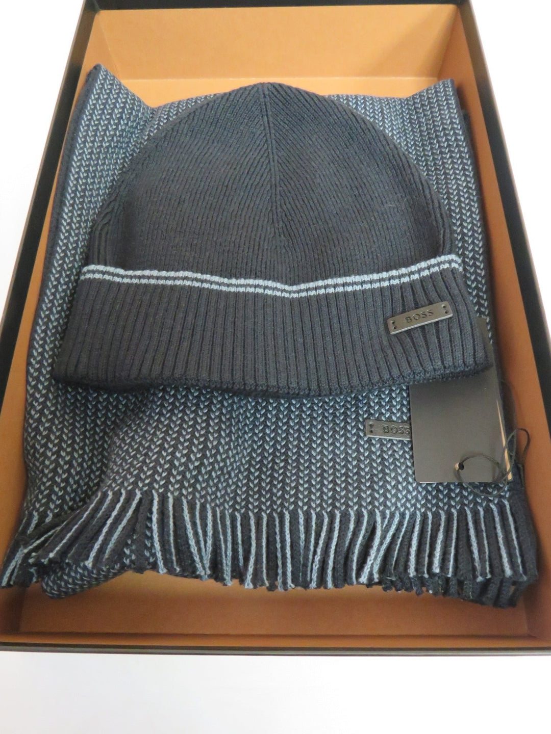 BOSS Hugo Boss MEN Winter Hat & Scarf Set