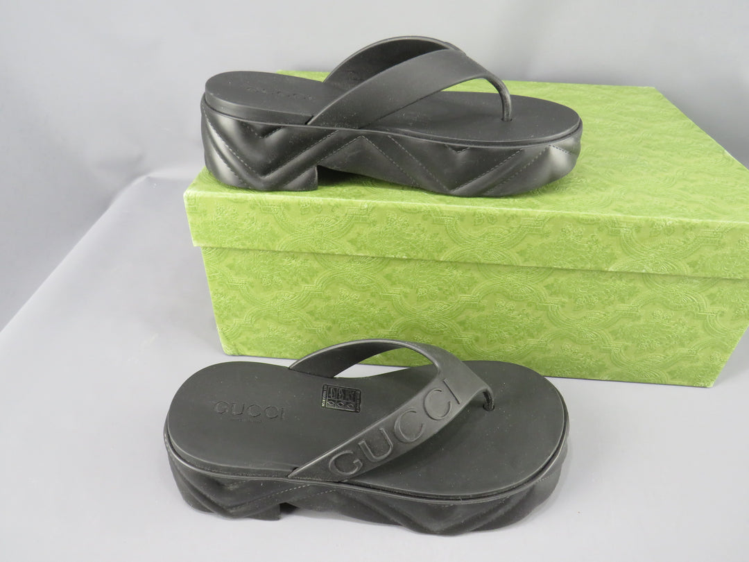 GUCCI Logo-debossed Platform Flip-flops
