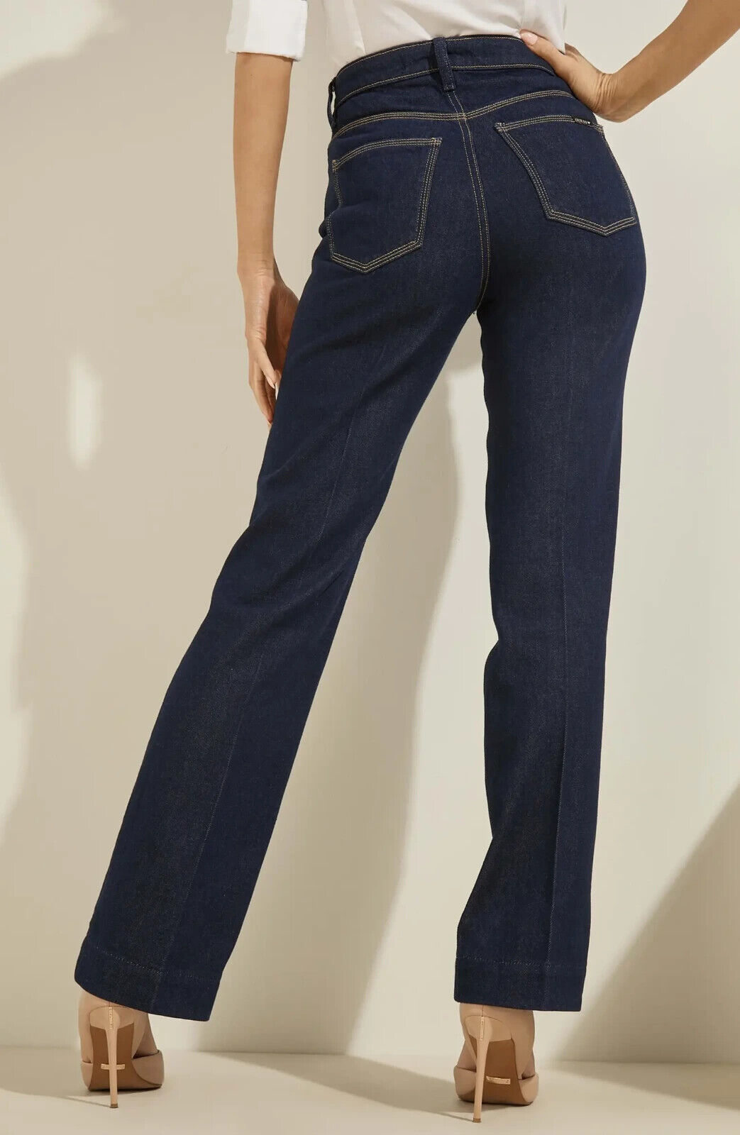 GUESS '80s Straight Leg Jeans